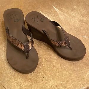 Colin Stuart flip flops,  size 6, color brown